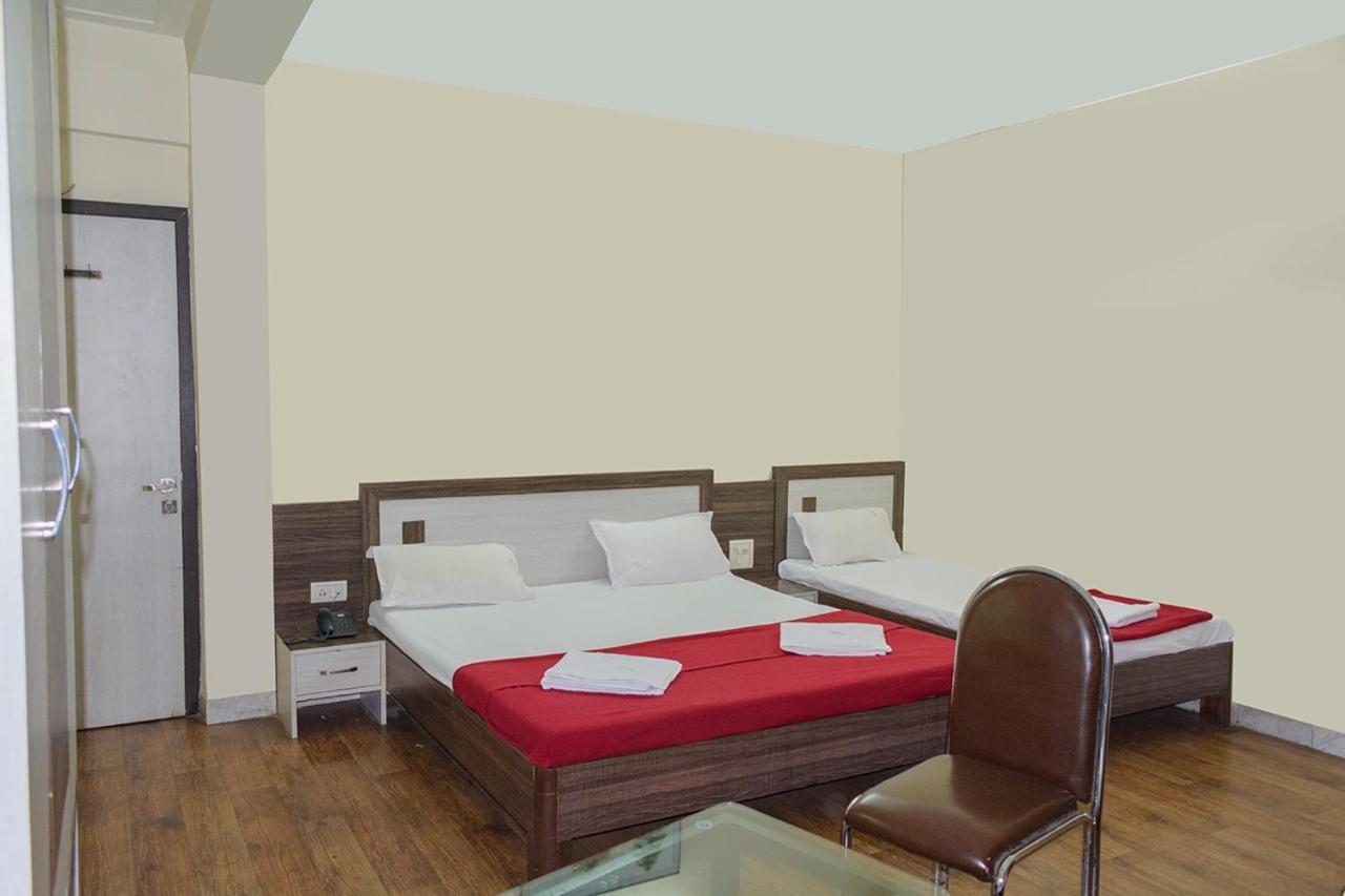 Hotel Mukesh Residency Pune Esterno foto