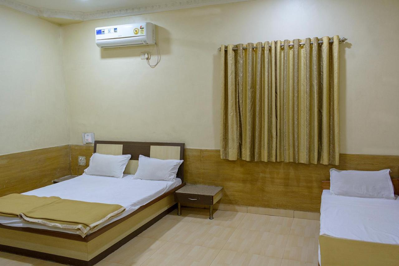 Hotel Mukesh Residency Pune Esterno foto