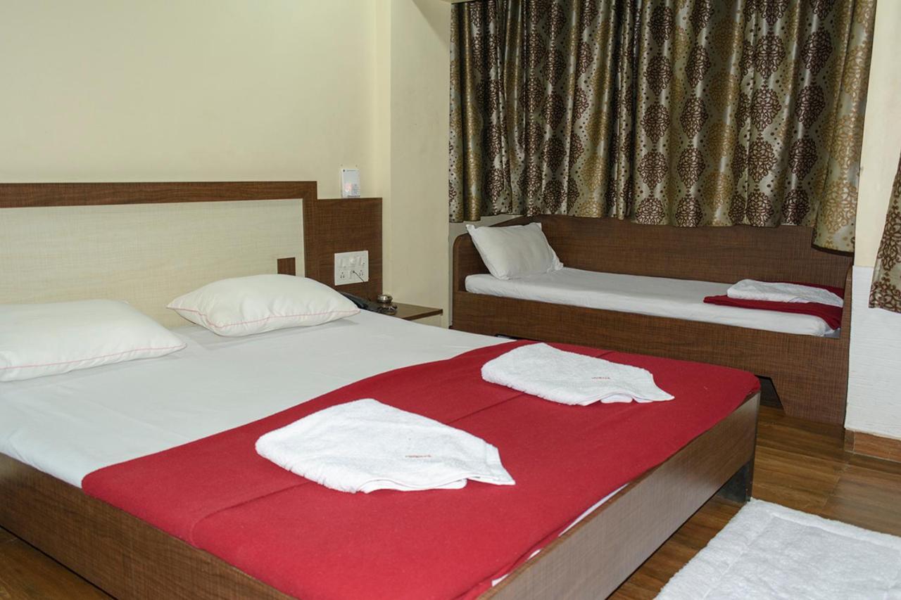 Hotel Mukesh Residency Pune Esterno foto