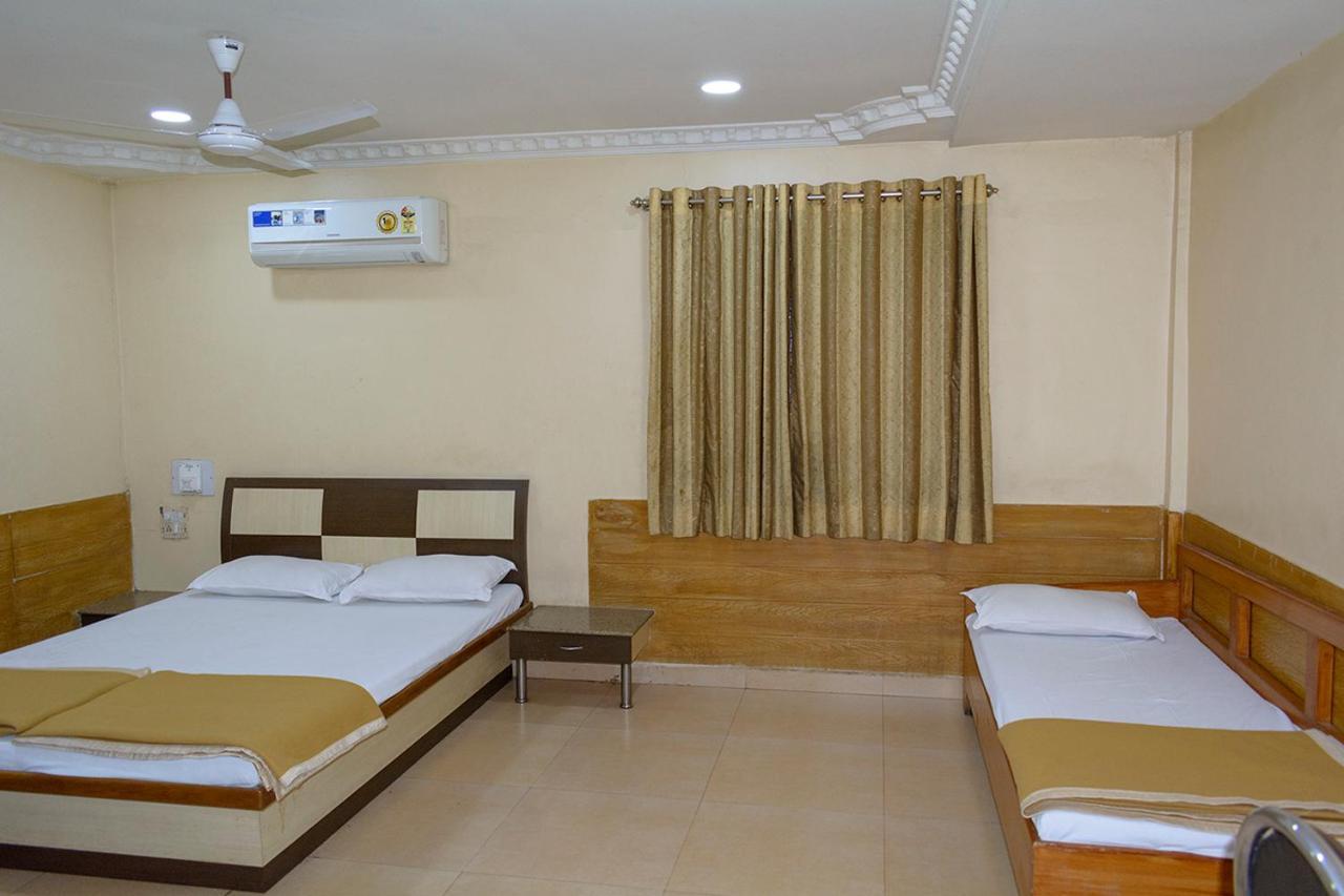 Hotel Mukesh Residency Pune Esterno foto