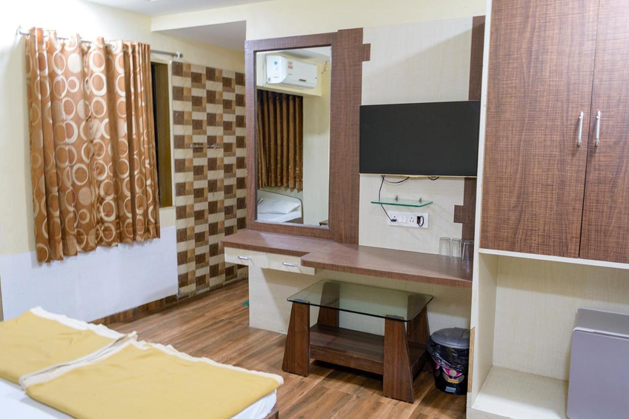 Hotel Mukesh Residency Pune Esterno foto