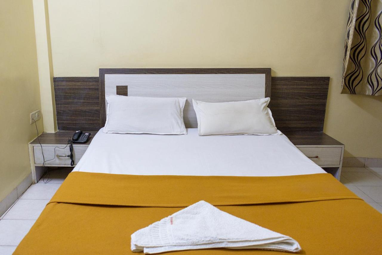 Hotel Mukesh Residency Pune Esterno foto